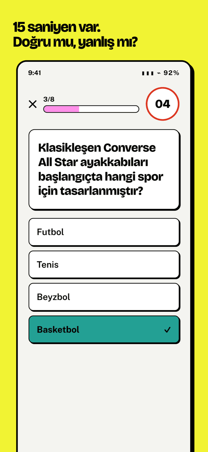 Quiz ekranı: 15 saniyelik sürede soru ve dört şık